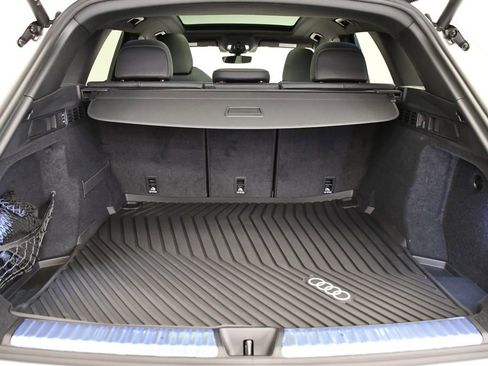 New 2025 Audi SQ5 Premium Plus image 52