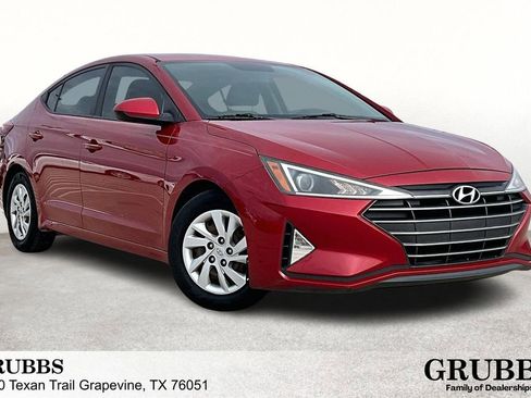 Used 2019 Hyundai Elantra SE image 1