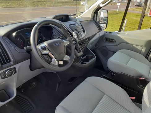 Used 2015 Ford Transit 350 XLT image 9
