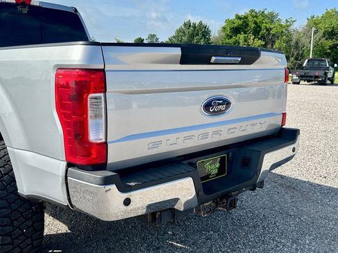 Used 2019 Ford F250 XLT w/ XLT Premium Package AWD/4WD image 5