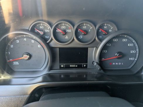Used 2019 Chevrolet Silverado 1500 Custom w/ Custom Value Package AWD/4WD image 14