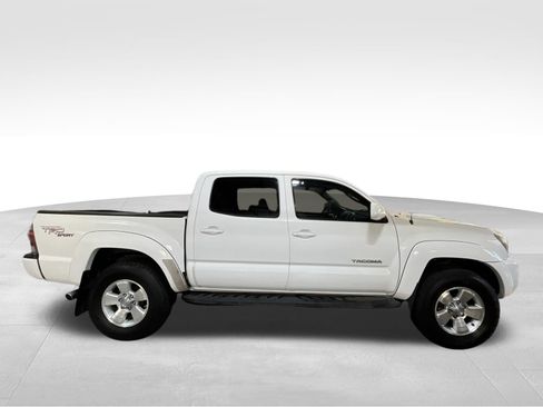 Used 2010 Toyota Tacoma PreRunner RWD image 4