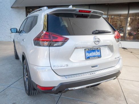 Used 2018 Nissan Rogue SL w/ Premium Package image 5