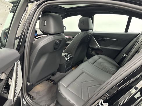 New 2026 BMW 550e xDrive AWD/4WD image 29