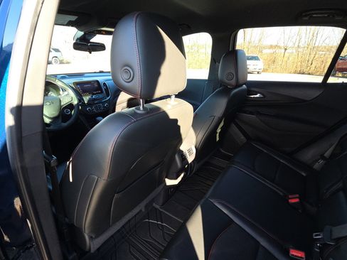 Used 2023 Chevrolet Equinox RS w/ RS Leather Package image 27