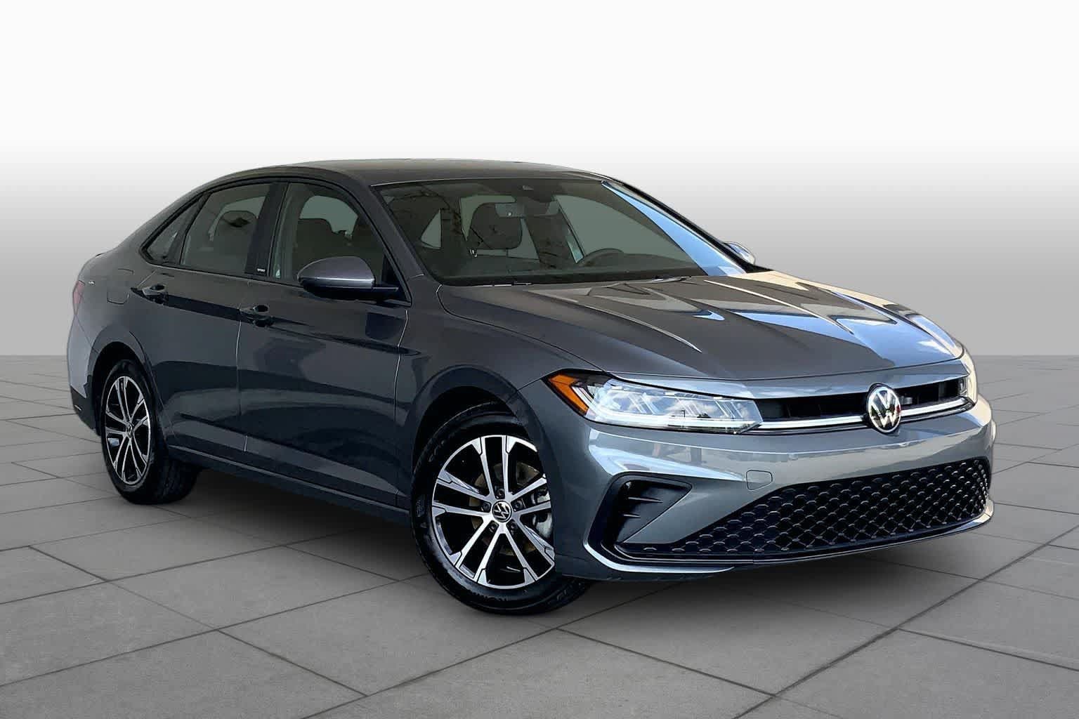 Used 2026 Volkswagen Jetta Sport FWD image 3