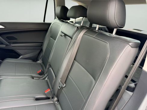 Used 2019 Volkswagen Tiguan SEL FWD image 11