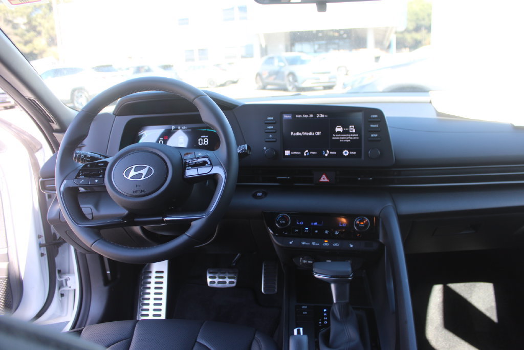Used 2026 Hyundai Elantra SEL Sport FWD image 17