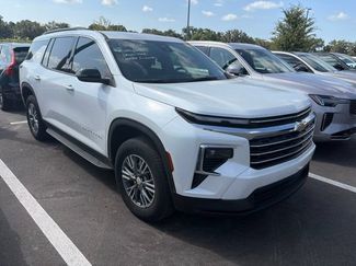 Used 2025 Chevrolet Traverse LT FWD video 1