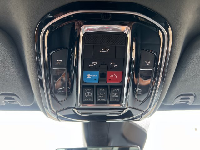 Used 2023 Jeep Grand Wagoneer Series II AWD/4WD image 36