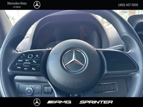 Used 2022 Mercedes-Benz Sprinter 2500 image 25