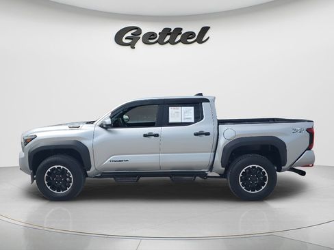 Used 2025 Toyota Tacoma TRD Off-Road AWD/4WD image 8