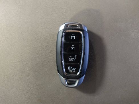 Used 2020 Hyundai Santa Fe Limited AWD/4WD image 32