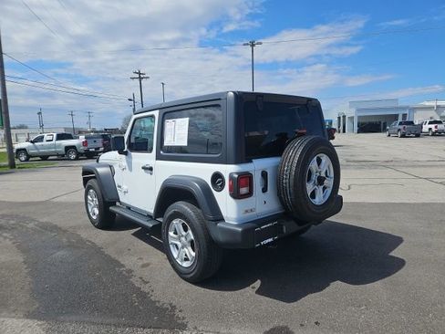 Used 2019 Jeep Wrangler Sport image 8