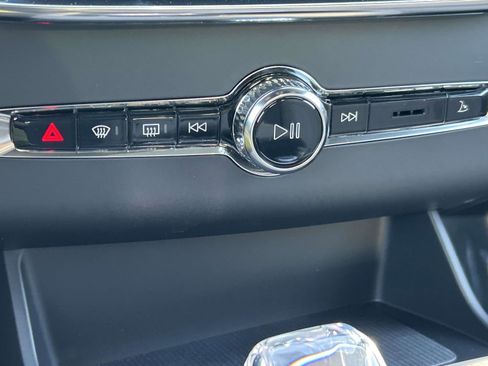 New 2026 Volvo XC90 B5 Plus image 26