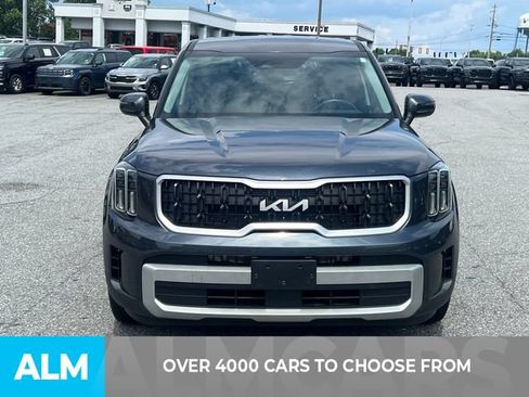 Used 2024 Kia Telluride LX FWD image 2