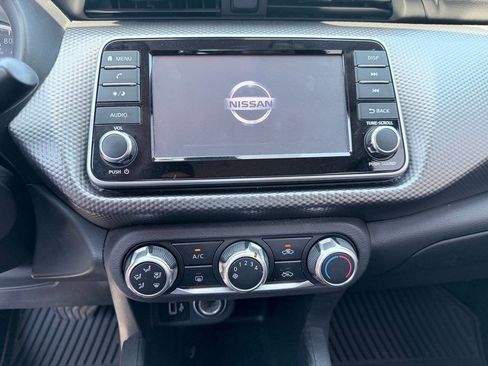 Used 2020 Nissan Kicks S FWD image 17