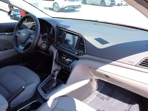 Used 2017 Hyundai Elantra SE FWD image 18