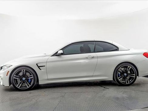 Used 2015 BMW M4 Convertible image 3