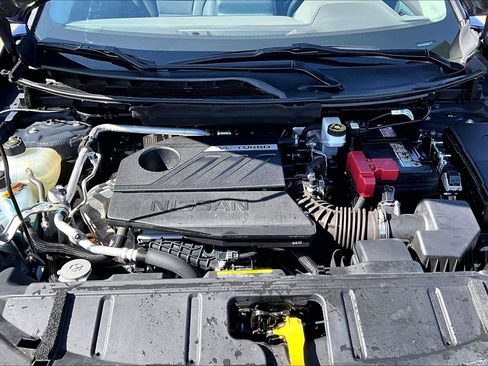 Used 2023 Nissan Rogue S AWD/4WD image 10