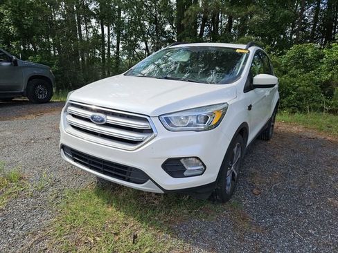 Used 2018 Ford Escape SEL FWD image 2