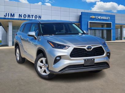 Used 2024 Toyota Highlander LE