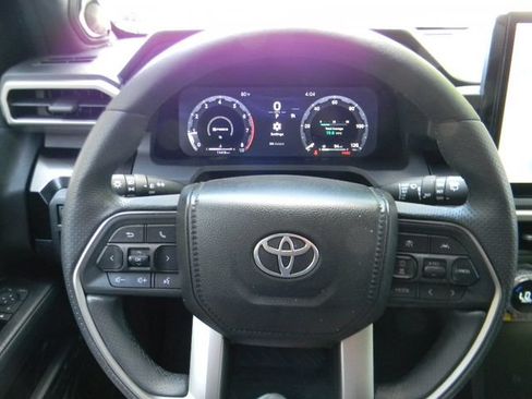 Used 2025 Toyota 4Runner Limited AWD/4WD image 12
