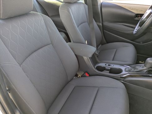 Used 2025 Toyota Corolla LE image 10