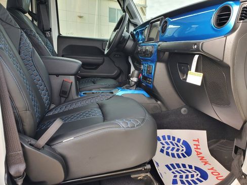 Used 2023 Jeep Gladiator Sport image 53