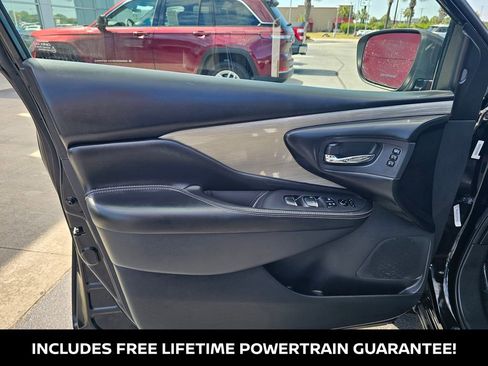 Used 2018 Nissan Murano SL w/ Moonroof Package AWD/4WD image 16