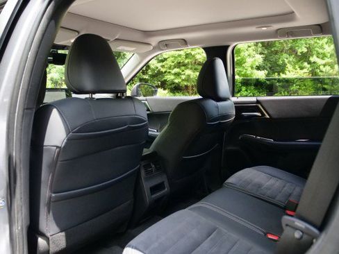 Used 2022 Mitsubishi Outlander SE FWD image 28