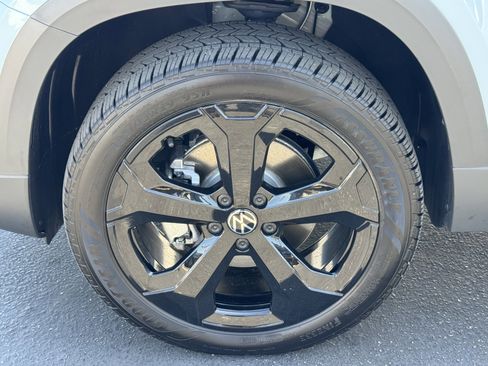 Used 2025 Volkswagen Taos SEL w/ Black Wheel Plus Package AWD/4WD image 12