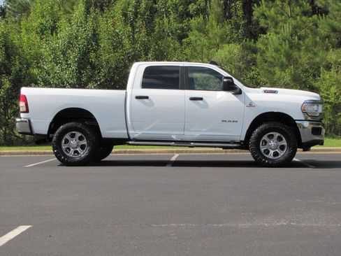 Used 2024 RAM 2500 Big Horn w/ Off Road Package AWD/4WD image 4