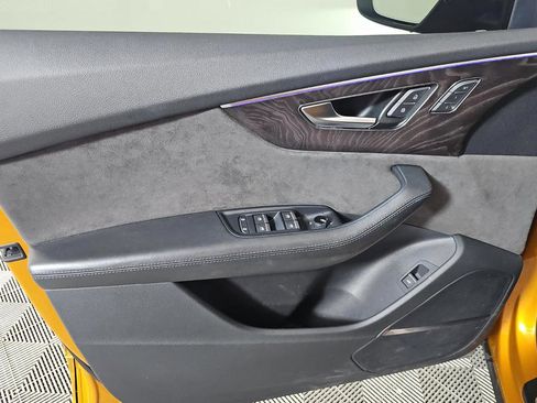 Used 2019 Audi Q8 Prestige w/ Luxury Package image 7