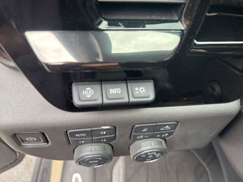 Used 2023 Chevrolet Silverado 1500 ZR2 w/ Technology Package AWD/4WD image 18