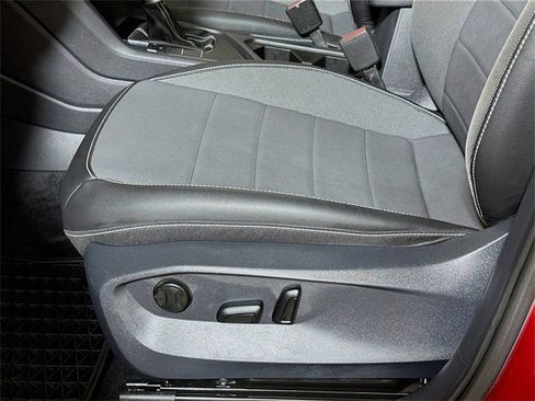 Used 2023 Volkswagen Taos SE image 16