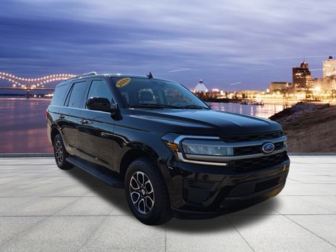 Used 2024 Ford Expedition XLT image 4