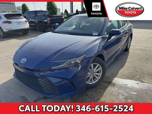 Used 2025 Toyota Camry LE FWD image 1