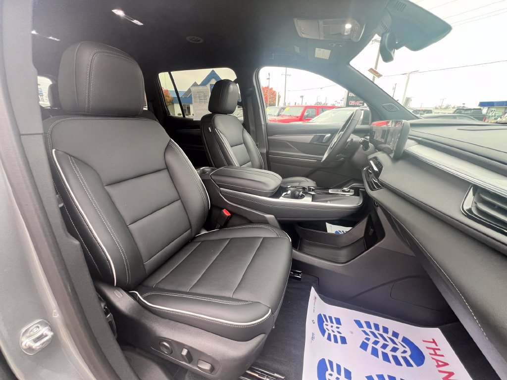 Used 2025 Buick Enclave Preferred w/ Power Package FWD image 45