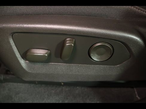 Used 2025 Chevrolet Colorado W/T w/ WT Custom Package image 6