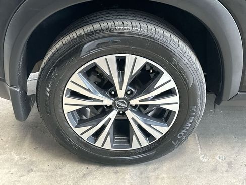 Used 2023 Nissan Rogue SV FWD image 11