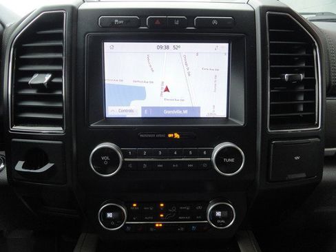 Used 2020 Ford Expedition Max Limited RWD image 19