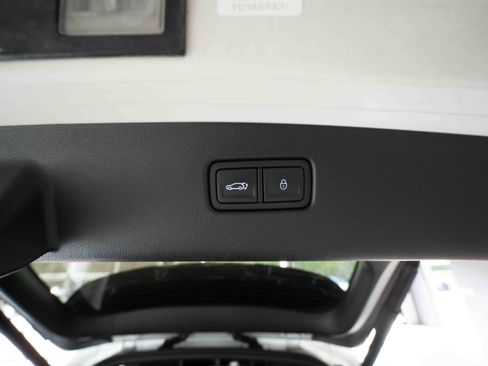 Used 2025 Genesis GV70 2.5T w/ Sport Prestige Package image 29