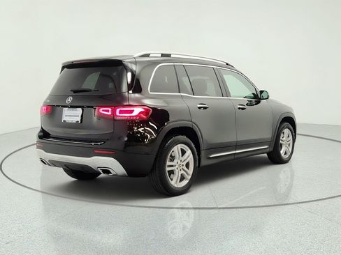 Used 2023 Mercedes-Benz GLB 250 image 5
