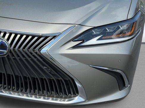 Used 2021 Lexus ES 300h Ultra Luxury FWD image 13