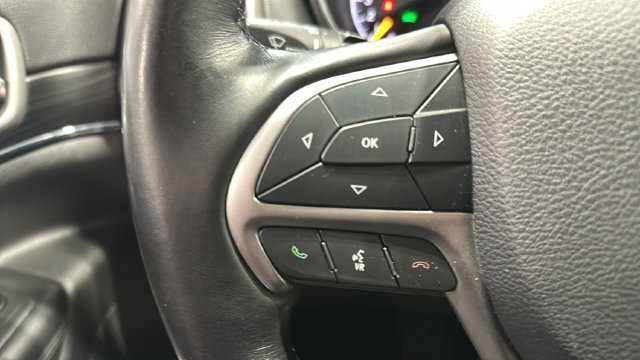 Used 2020 Jeep Grand Cherokee Limited AWD/4WD image 13