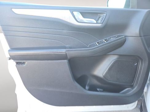 Used 2021 Ford Escape SE w/ SE Sport Appearance Package FWD image 16