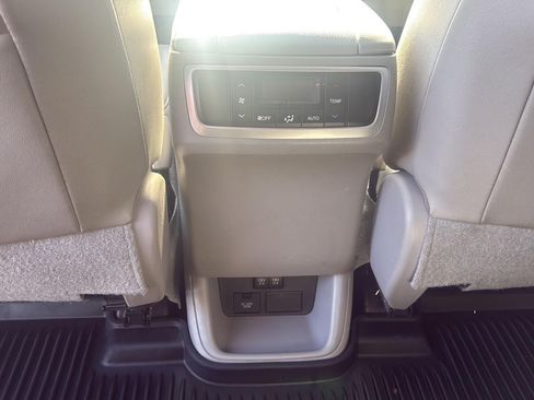 Used 2018 Toyota Highlander Limited w/ Protection Package #3 AWD/4WD image 14