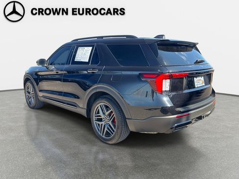 Used 2025 Ford Explorer ST-Line w/ Premium Package image 5