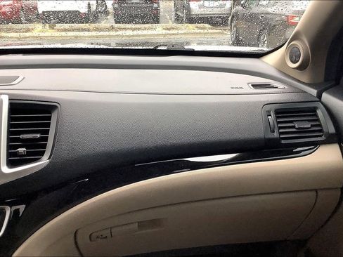 Used 2017 Honda Pilot Touring image 19